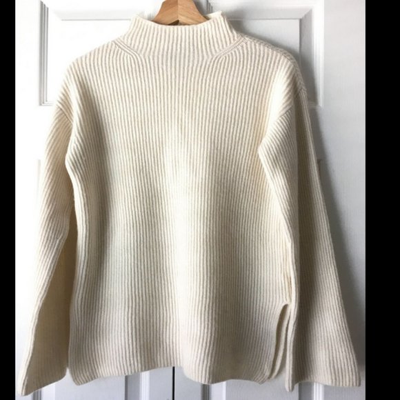 Everlane Sweaters - Everlane 100% cashmere ivory mockneck sweater